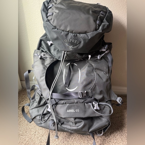 Osprey Ariel 65L Dark Gray Women’s Backpack - Picture 2 of 4